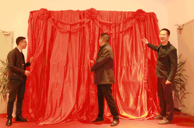 1600244943827163QZdc.gif 640.gif